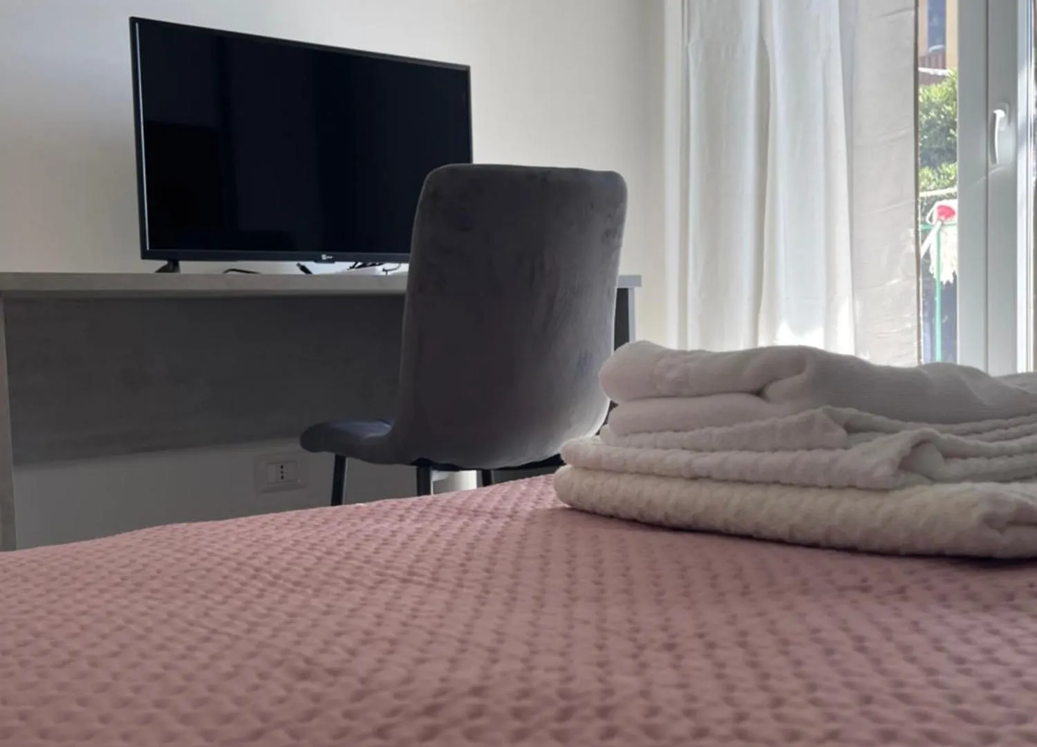 Leos Rooms location